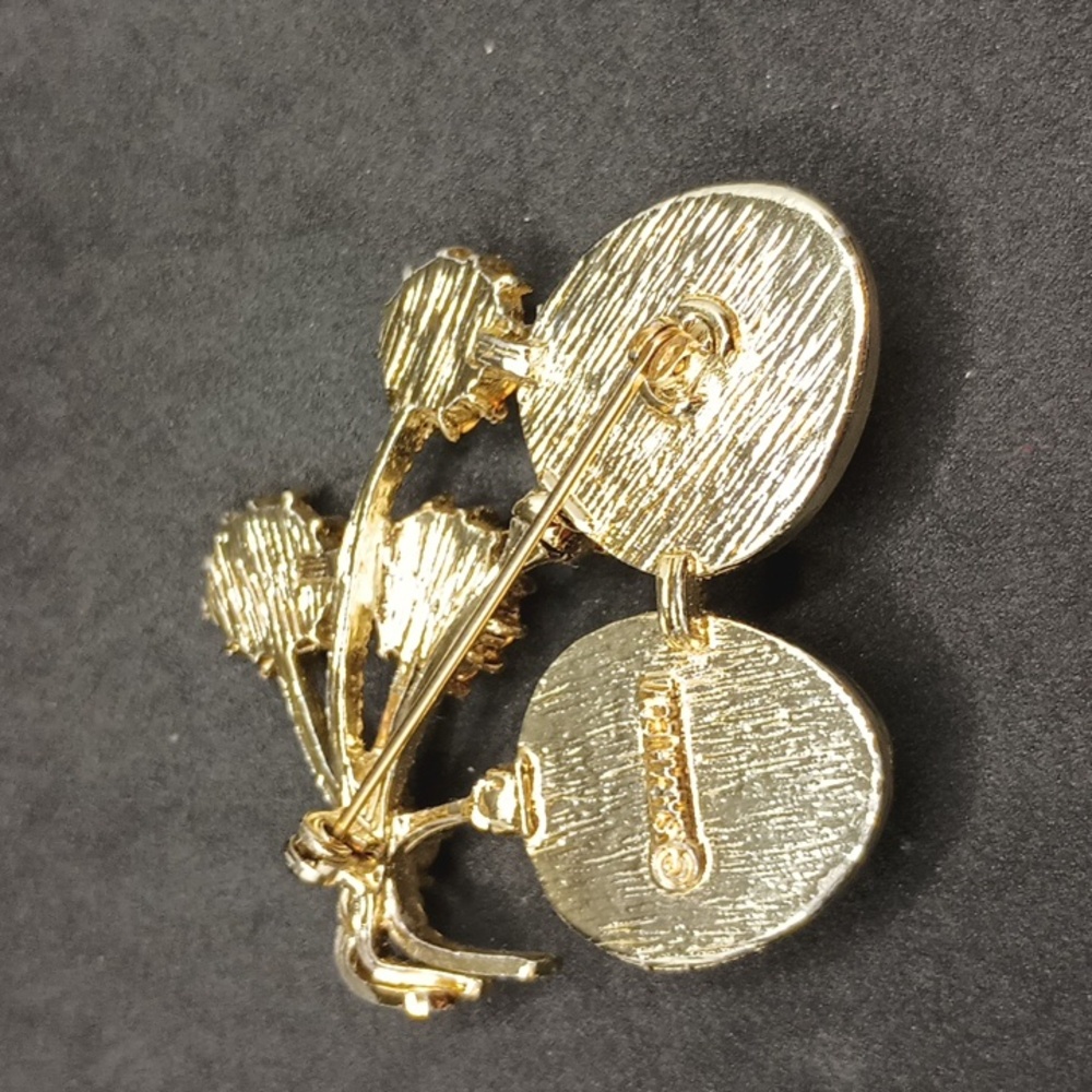 Sarah Coventry Gold and Red Strawberry Brooch - Picture 2 of 3